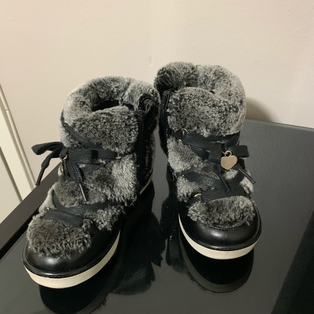 Stuart Weitzman Snowboots